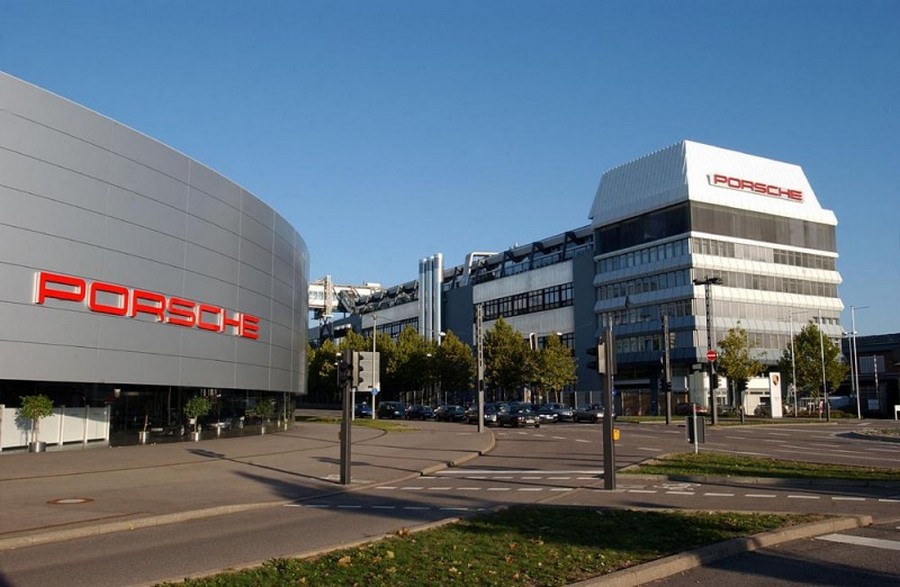 Name:  Porscheplatz in Stuttgart-Zuffenhausen mit Porsche-Zentrum und Werk 2.jpg
Views: 3170
Size:  111.4 KB