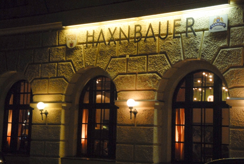 Name:  Haxnbauer im Scholastikahaus .jpg
Views: 14181
Size:  412.3 KB