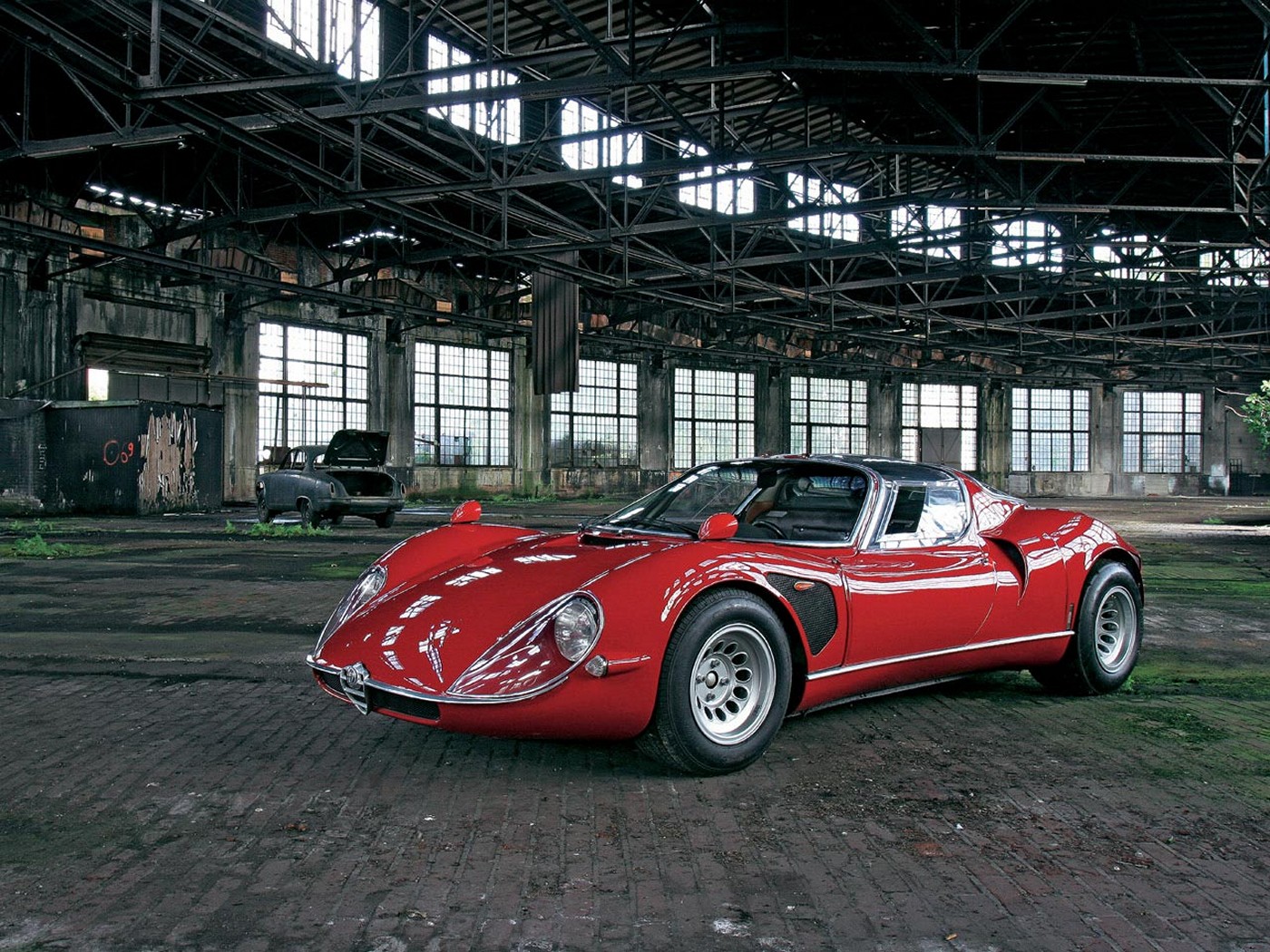 Name:  alfaromeo-33-2-stradale01.jpg
Views: 1982
Size:  489.6 KB