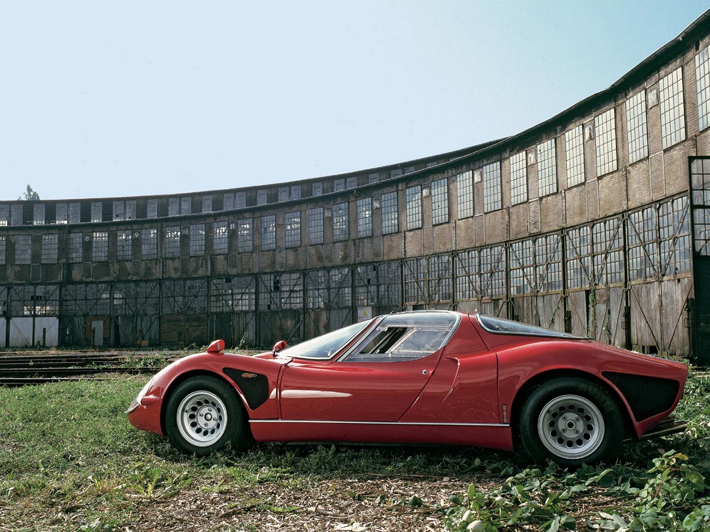 Name:  alfaromeo-33-2-stradale04.jpg
Views: 2082
Size:  443.9 KB