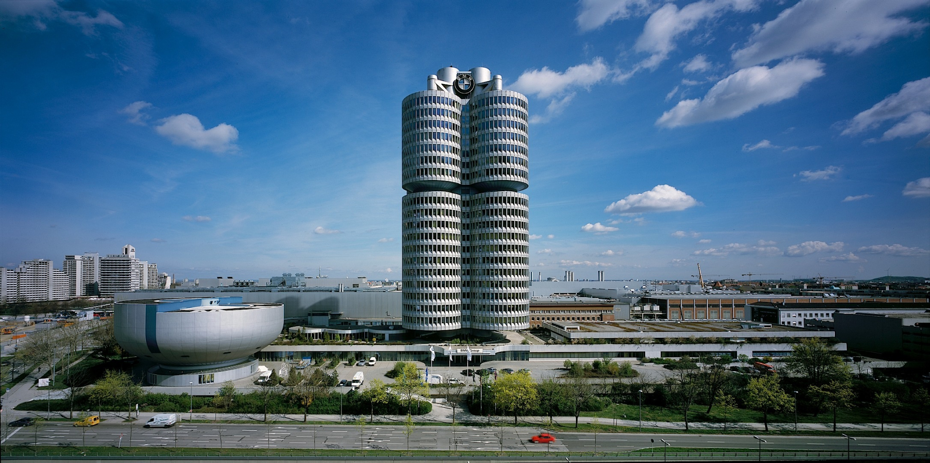 Name:  bmw-s-tower-and-museum-in-munich-celebrate-40-years-of-existence-63145_1.jpg
Views: 3840
Size:  1.72 MB