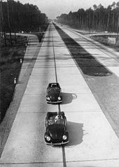 Name:  MercedesBanz Volkswagen   Bundesarchiv_Bild_146-1979-025-30A,_Reichsautobahn_mit_zwei_KdF-Wagen.jpg
Views: 1924
Size:  9.2 KB