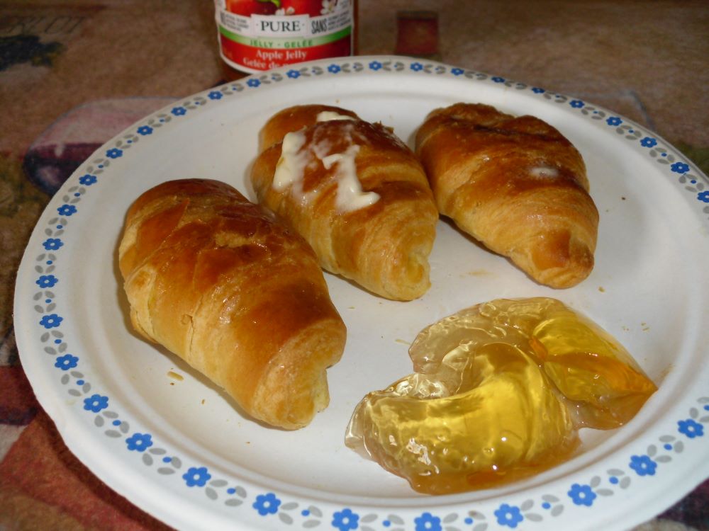 Name:  Croissants..JPG
Views: 675
Size:  93.6 KB