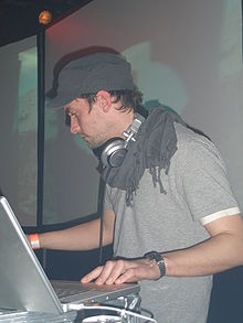 Name:  220px-Bonobo_at_SeOne_London_March_2008_-_1.JPG
Views: 329
Size:  11.6 KB