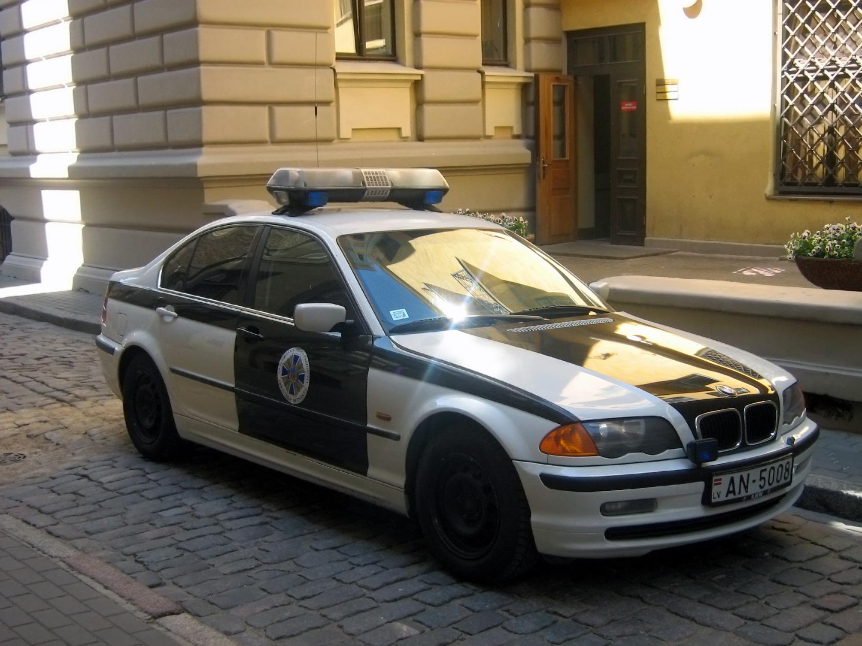 Name:  bmw cop car5.jpg
Views: 1579
Size:  205.6 KB