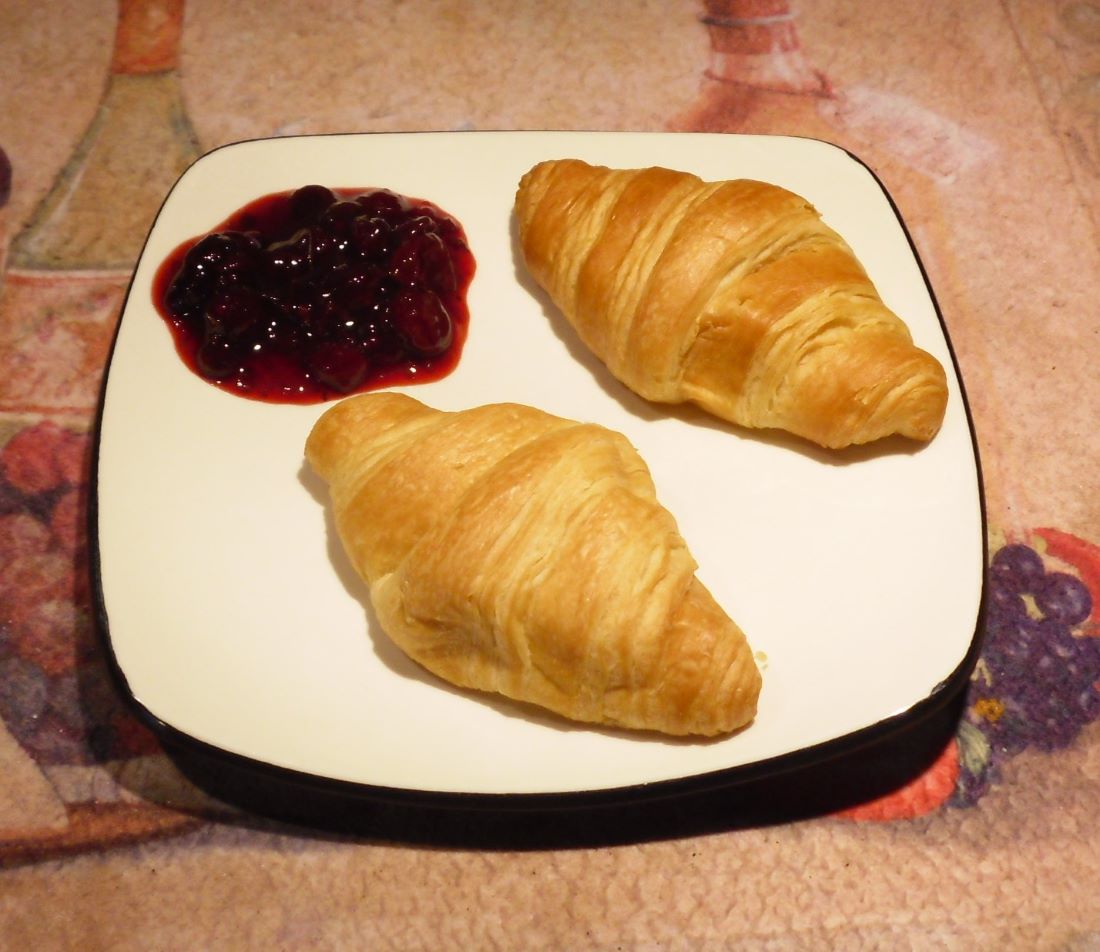 Name:  Croissants..JPG
Views: 308
Size:  116.0 KB