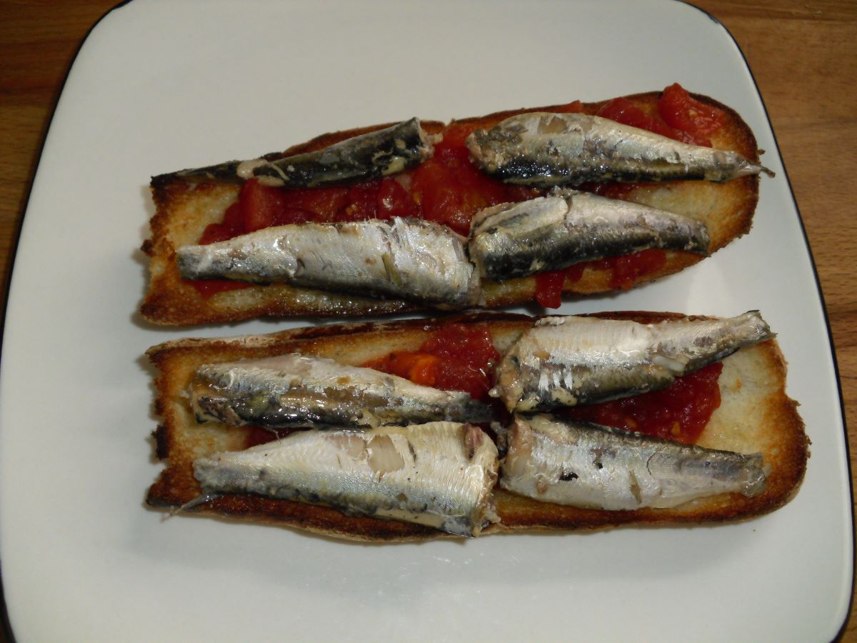 Name:  Sardines..JPG
Views: 460
Size:  128.3 KB