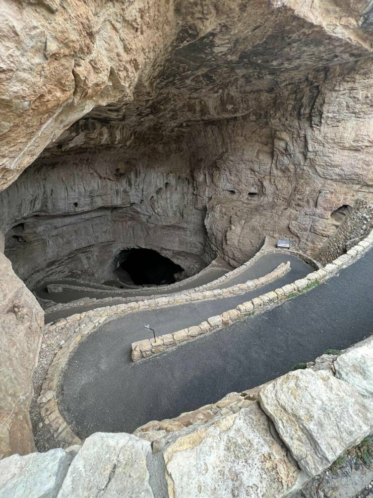 Name:  Carlsbad Caverns- Carlsbad, New Mexico.jpg
Views: 50
Size:  143.7 KB