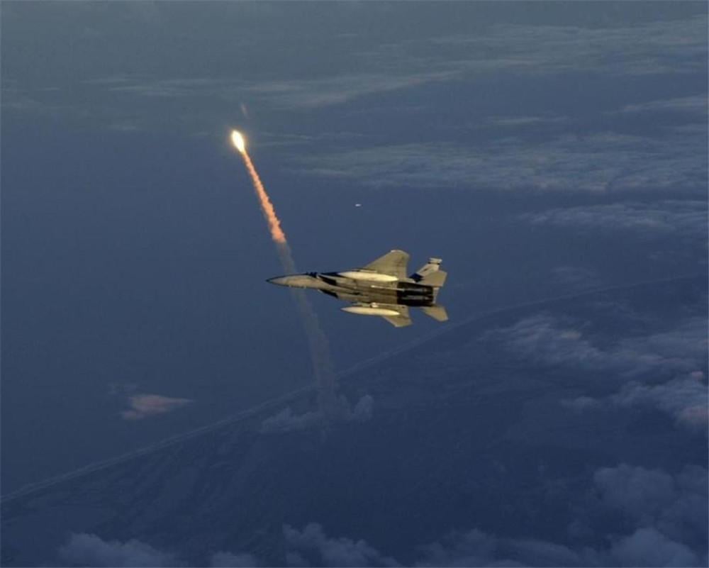 Name:  F15_SpaceShuttle_05.jpg
Views: 147
Size:  30.1 KB