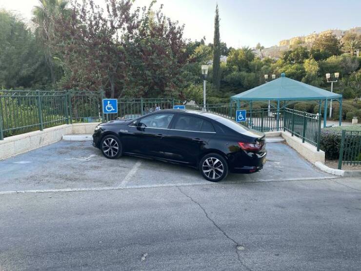 Name:  Parking.jpg
Views: 334
Size:  70.9 KB