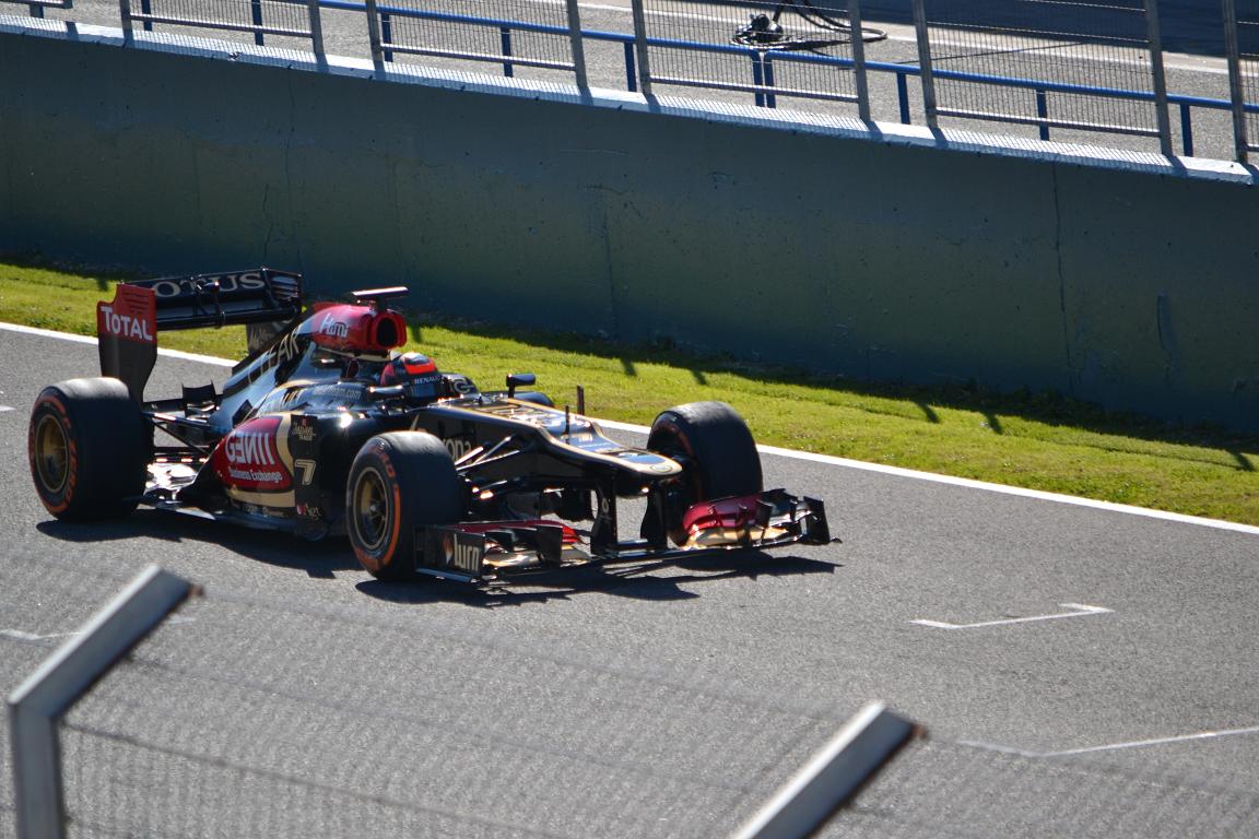 Name:  F1 Testing 2013 067 - Copy.JPG
Views: 1768
Size:  182.8 KB